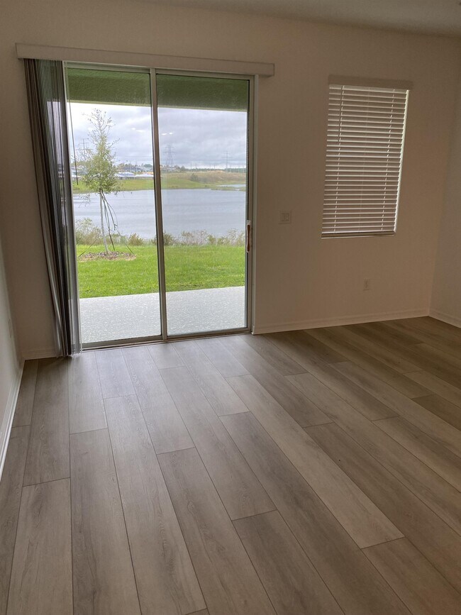 Building Photo - 2581 Royal Jasmine Ct