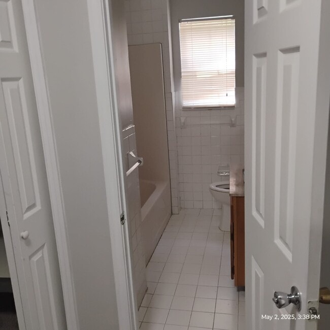 Bathroom - 3725 Collier Dr NW