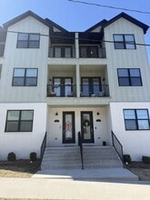 Building Photo - 619 Whitham Ave