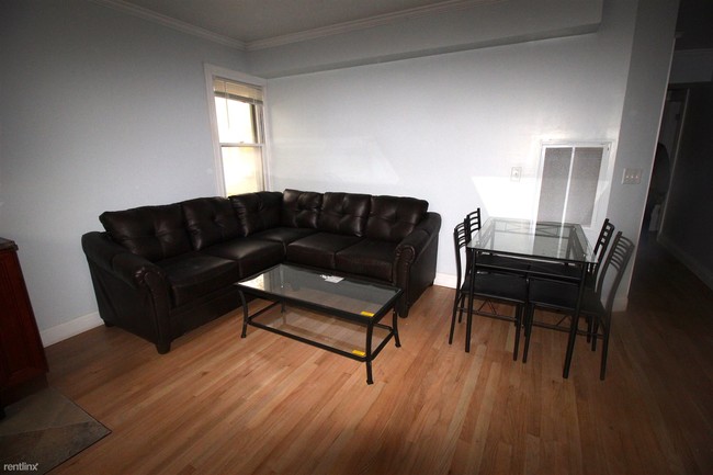 Building Photo - 5 br, 2 bath  - 1000 E Ann St Apt 5 #5
