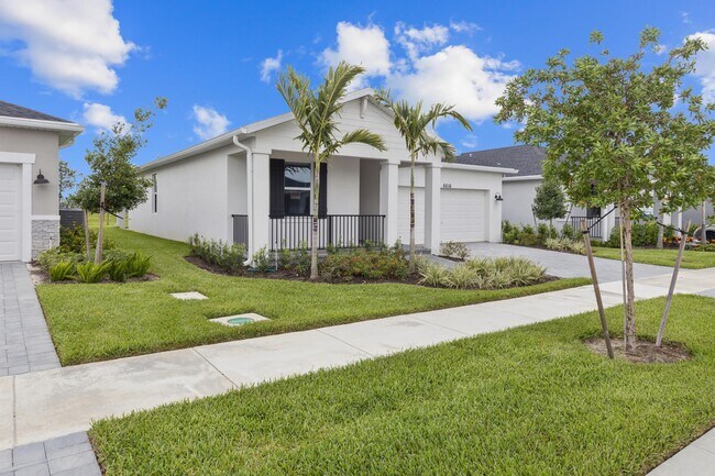 Building Photo - 6616 Cloverdale Ave