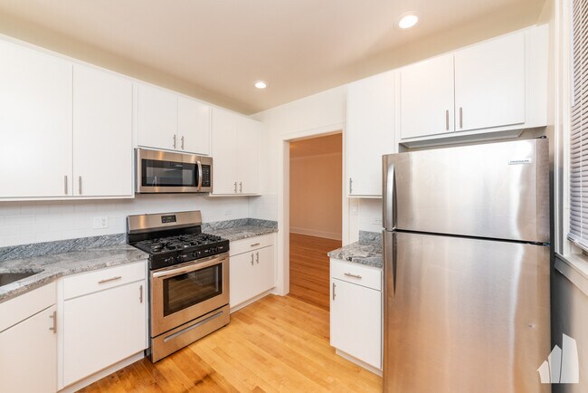 Foto del edificio - 6638 N Glenwood Ave