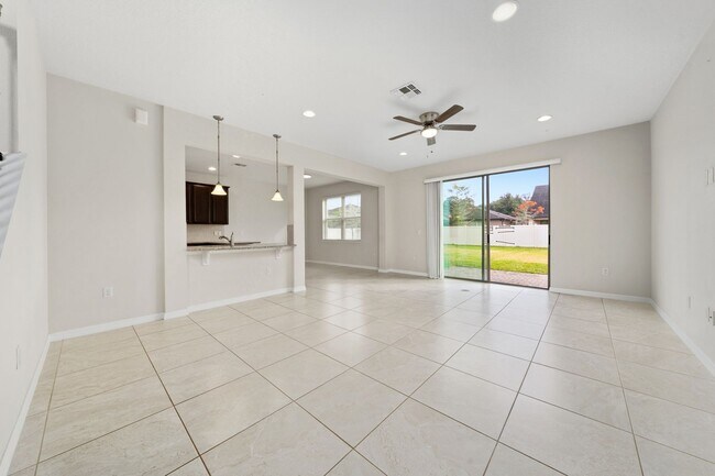 Foto del edificio - Beautiful Single-Family Home for Rent in Reserve at Legacy Park.Casselberry.