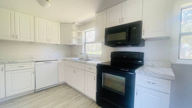 Building Photo - 703 Gotts Rd