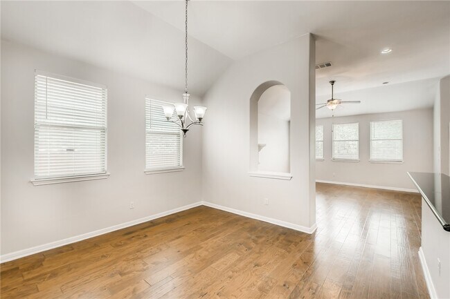 Foto del edificio - 2136 Granite Hill Dr