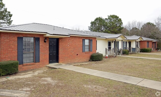 Building Photo - 1 Rosewood Ln