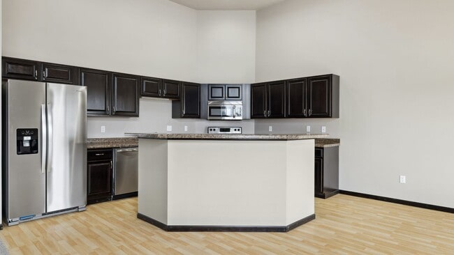 Building Photo - Town Square Townhomes