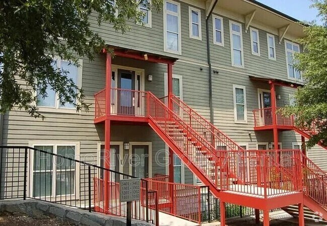 Building Photo - 1195 Milton Terrace SE