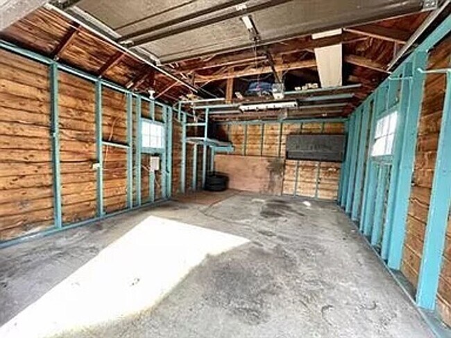 Building Photo - 30 Cushing Place