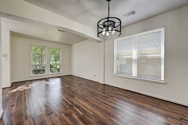 Foto del edificio - 15127 Trumpet Vine Ln