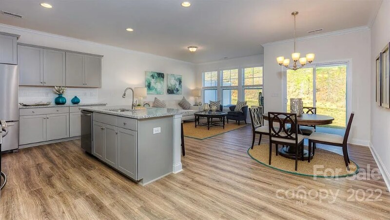 Foto principal - 131 Creekview Rd