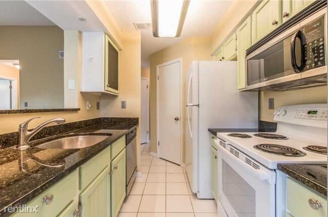 Building Photo - 8647 Mallard Reserve Dr