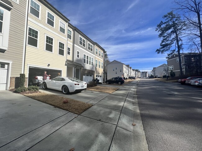 Building Photo - 1464 Salem Creek Dr, Apex, NC 27502