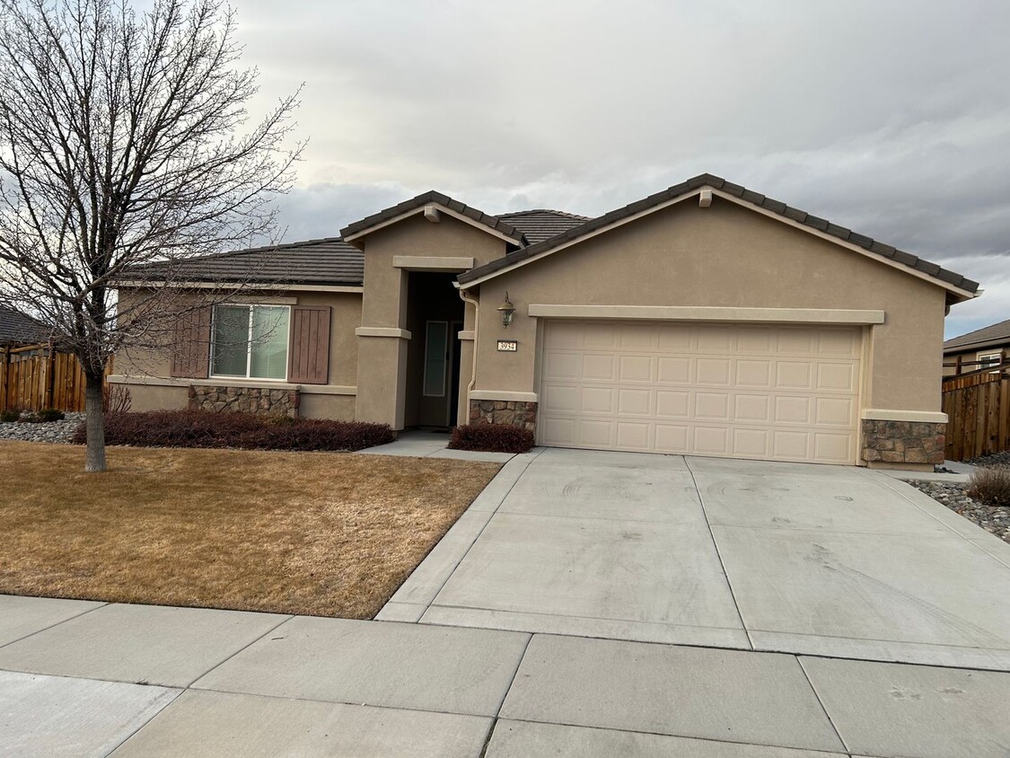 Primary Photo - Great single story home in Wingfield Spring