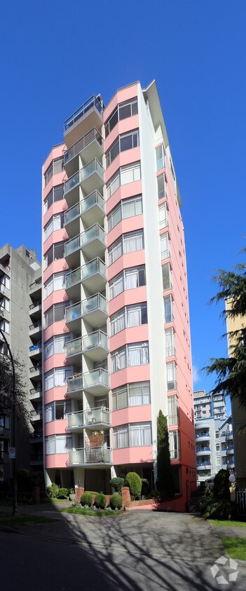 Building Photo - La Carina Apartments
