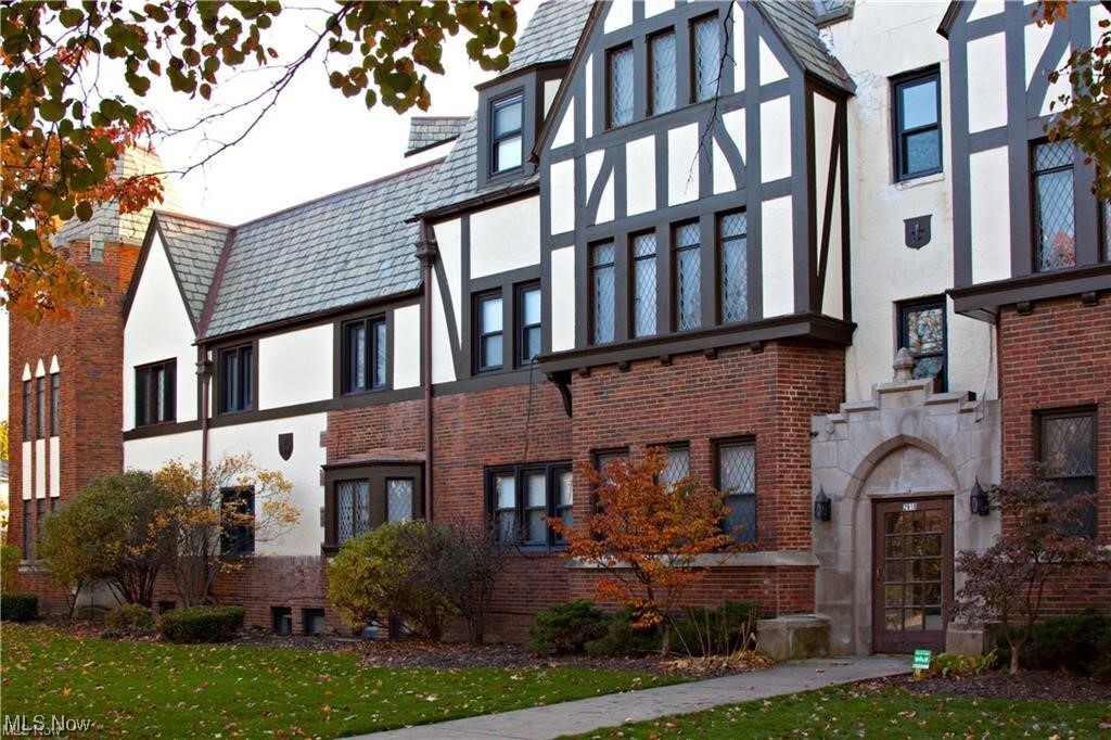 Building Photo - 2910 Ludlow Rd