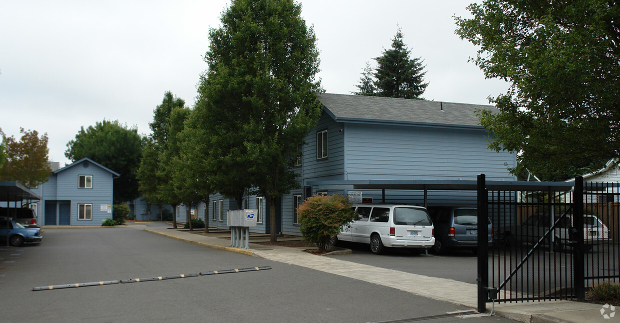 Building Photo - Lindsay Apartments