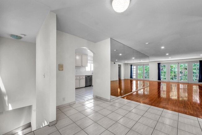 Entry/Living Room - 1838 Benecia Ave
