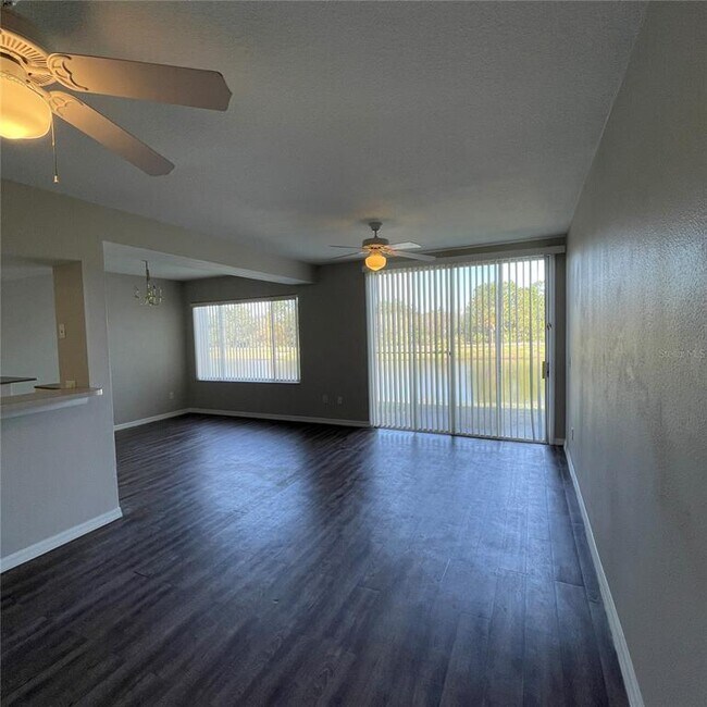 Building Photo - 621 Washington Palm Loop