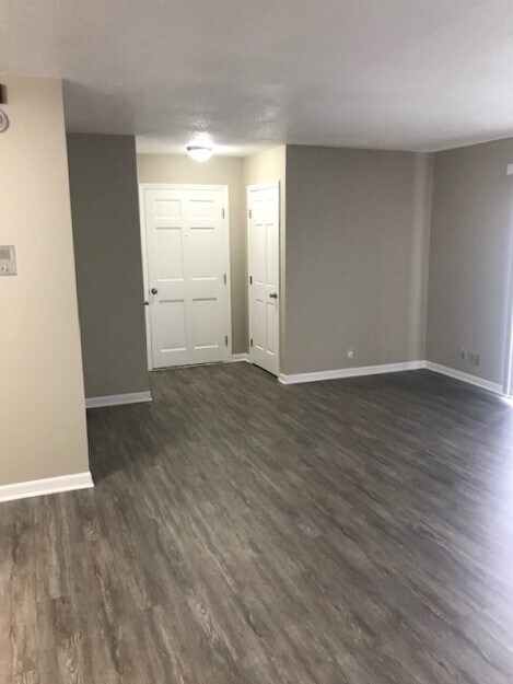 Livingroom Entrance - 5210 N Montclair Ave