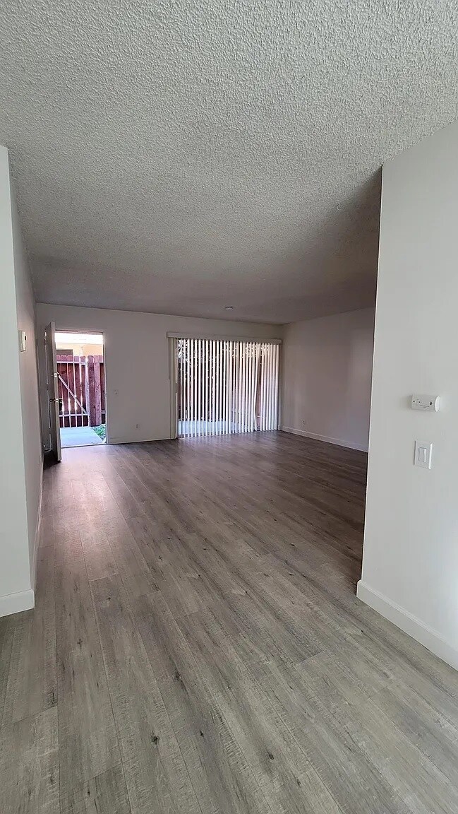 Foto del edificio - 2311 Carnegie Ln