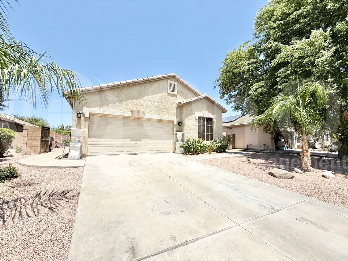 Primary Photo - 9414 W Ross Ave