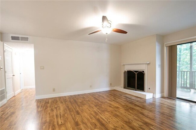 Building Photo - 408 River Run Dr
