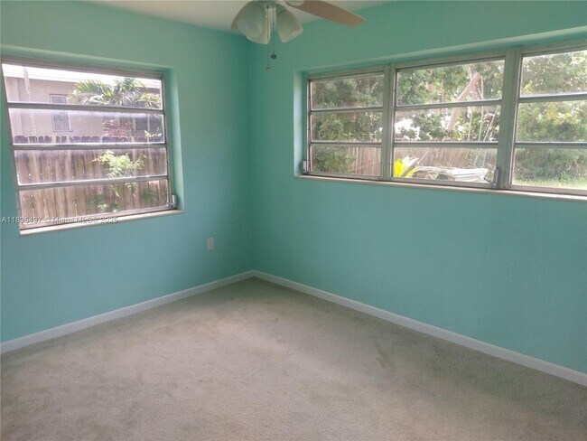 Foto del edificio - 520 NW 144th St