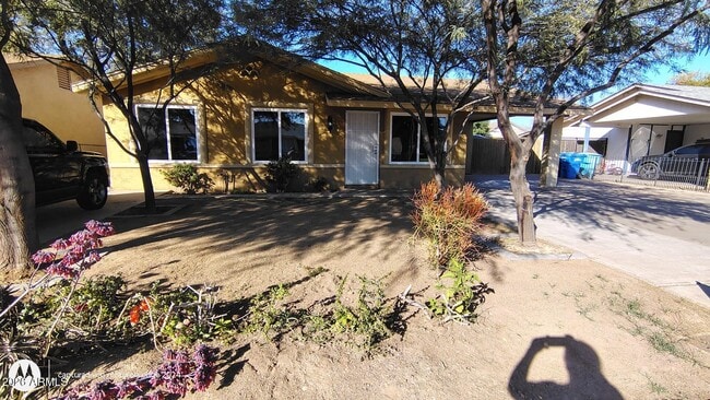 Building Photo - 7038 W Fillmore St