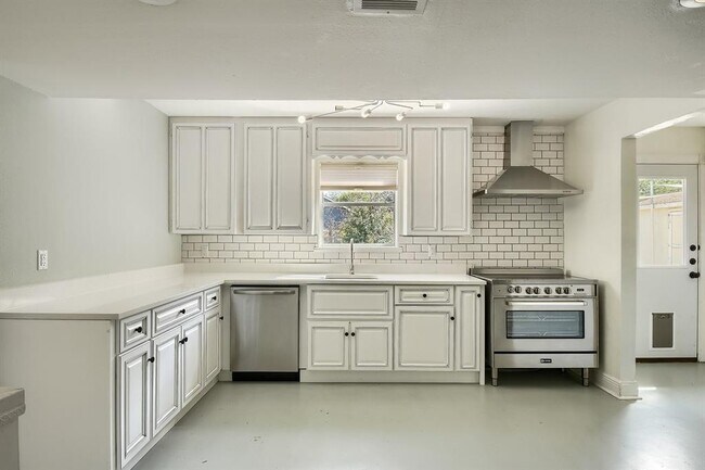 Foto del edificio - 1011 Berrywood Dr