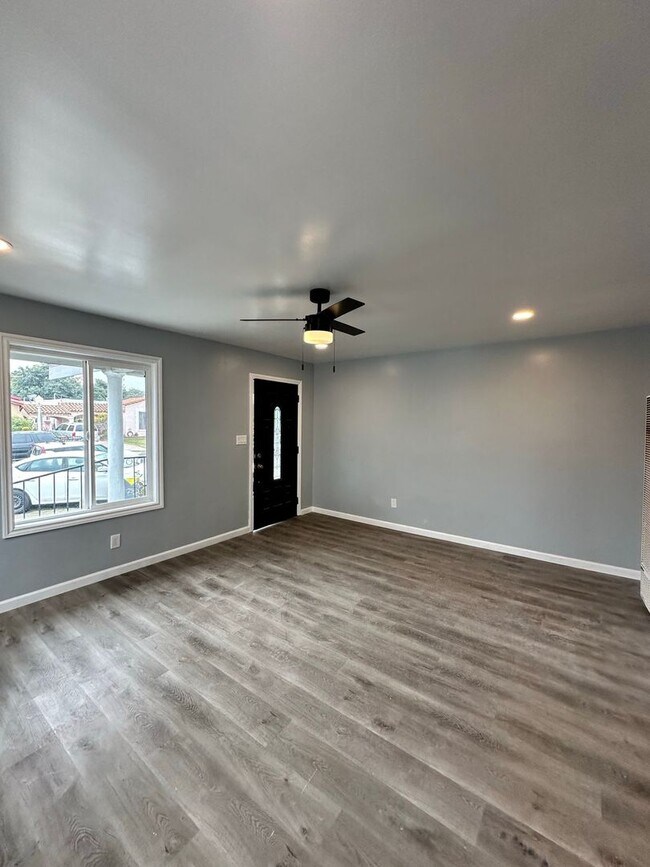 Foto del edificio - South Gate 2 Bed 1 Bath Gorgeous Home - Hu...