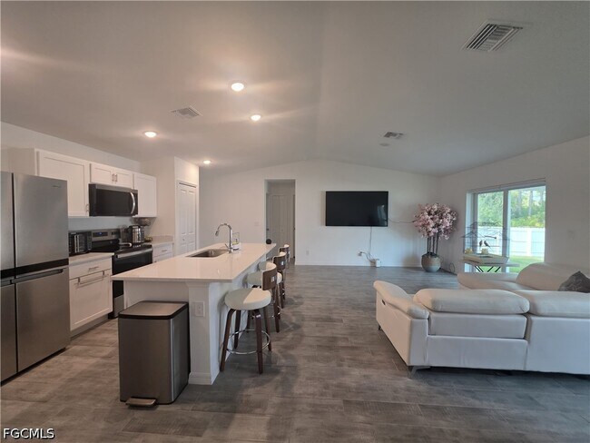 Foto del edificio - 4421 NE 15th Pl