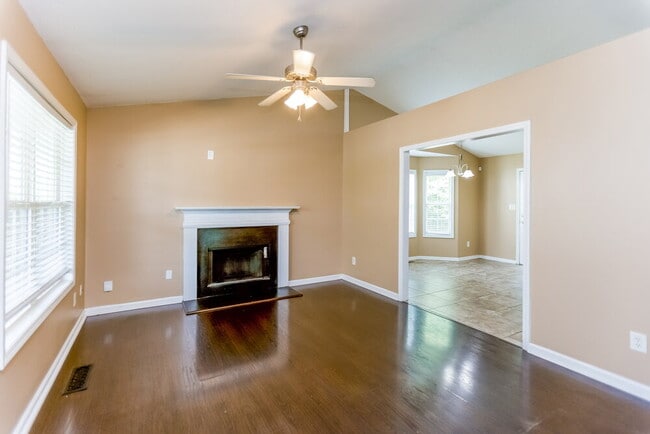 Building Photo - 125 Hunter Pl