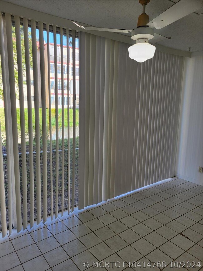 Building Photo - 7875 Margate Blvd