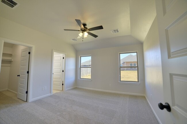 Foto del edificio - Brand New Home in Washington!