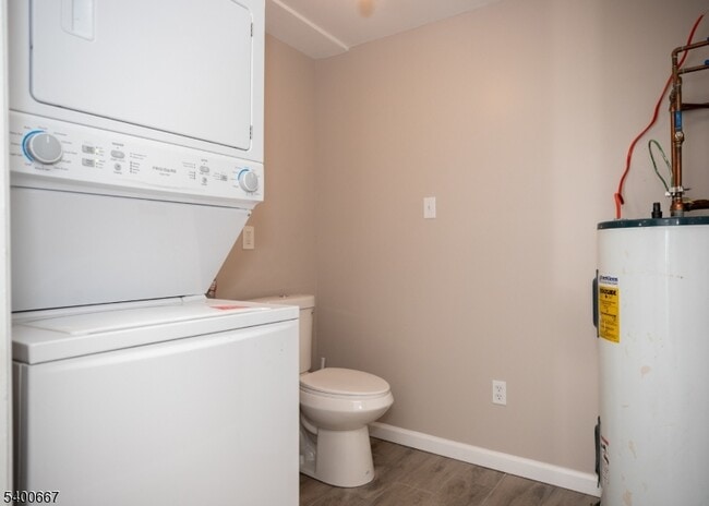 Foto del edificio - 74 E Shore Rd