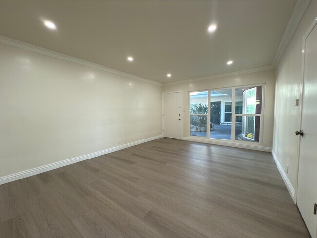 Foto del edificio - 5110 Harold Way