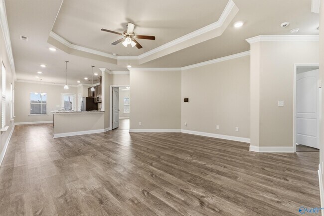 Building Photo - 150 Shrewsberry Dr