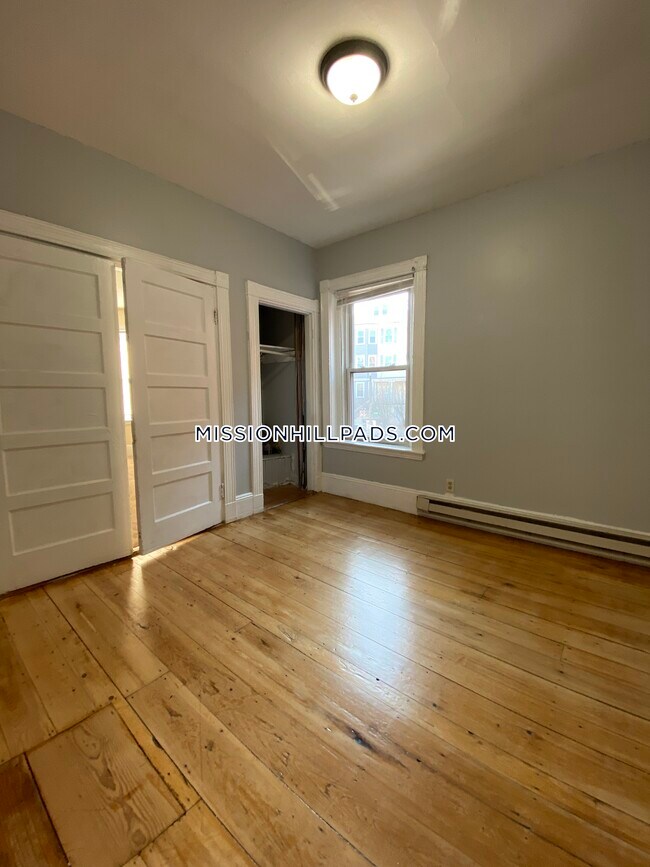 Building Photo - 75 Pontiac St