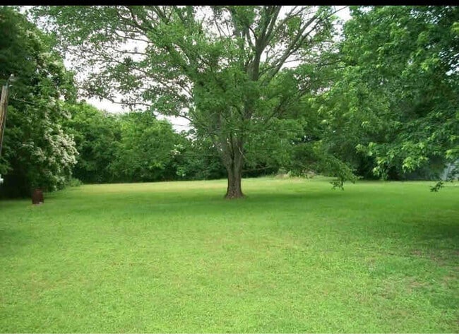 Building Photo - 406 S Hubbard Ave.