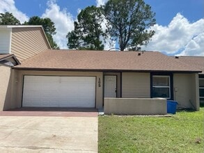 Building Photo - 105 Edgewater Cir