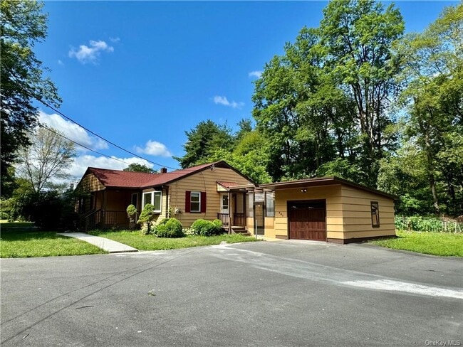 Building Photo - 401 Neversink Dr