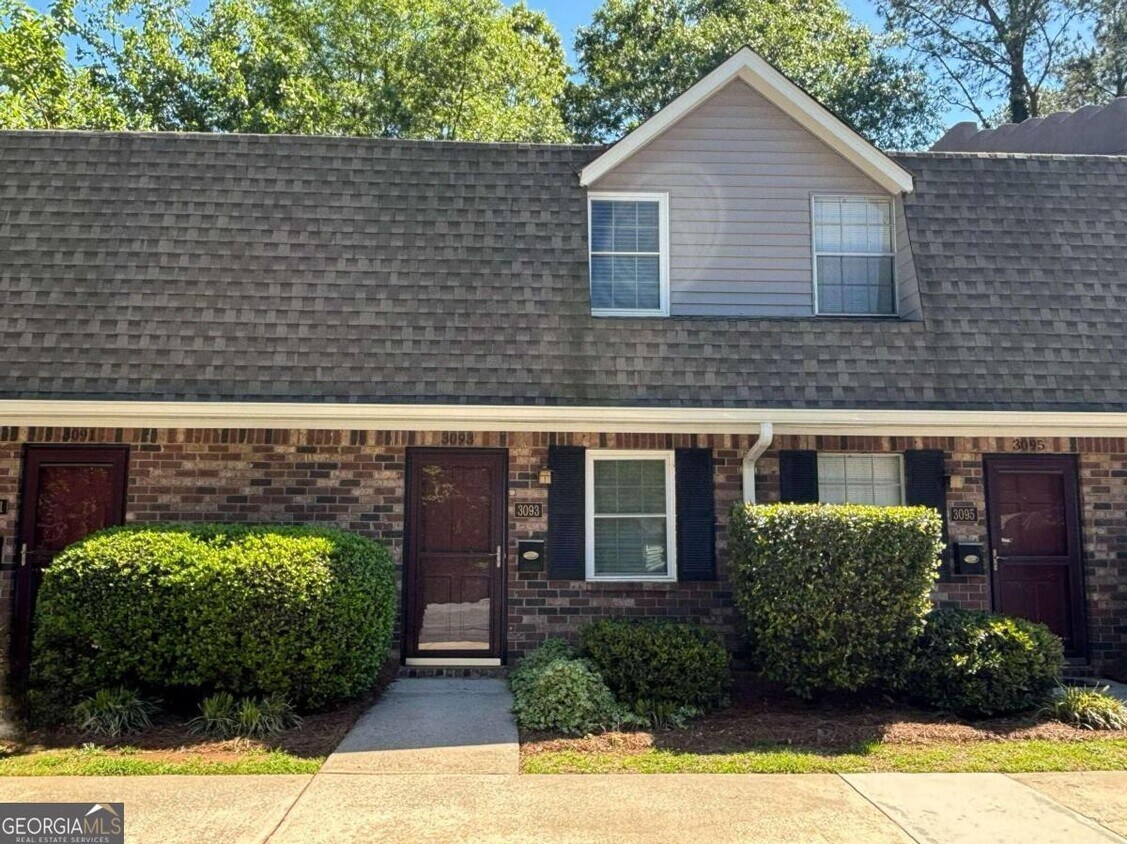 Foto principal - 3093 Reeves St