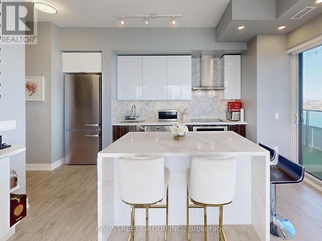 Building Photo - 30 Shore Breeze Dr