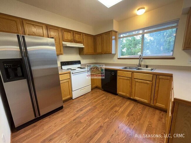 Foto del edificio - 5921 Fossil Dr