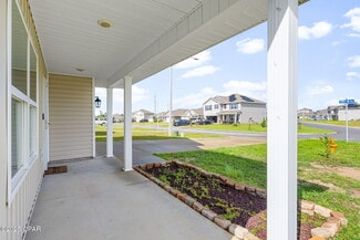 Building Photo - 5832 Viking