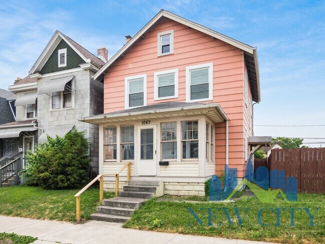 Foto del edificio - WAIVED APPLICATION FEE THRU 10/06! Remodel...