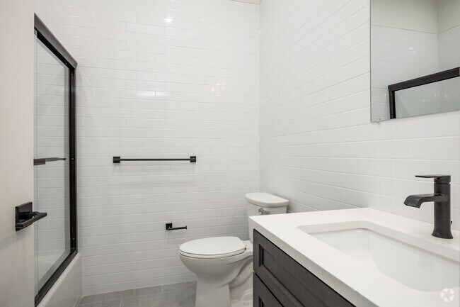 2HAB, 2BA - 1,027 ft² - 604 Bloomfield