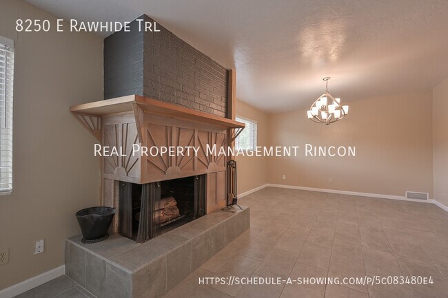 Foto del edificio - 8250 E Rawhide Trail