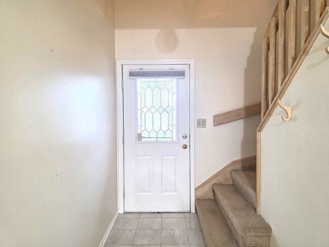 Foto del edificio - 1376 Longacre Ln